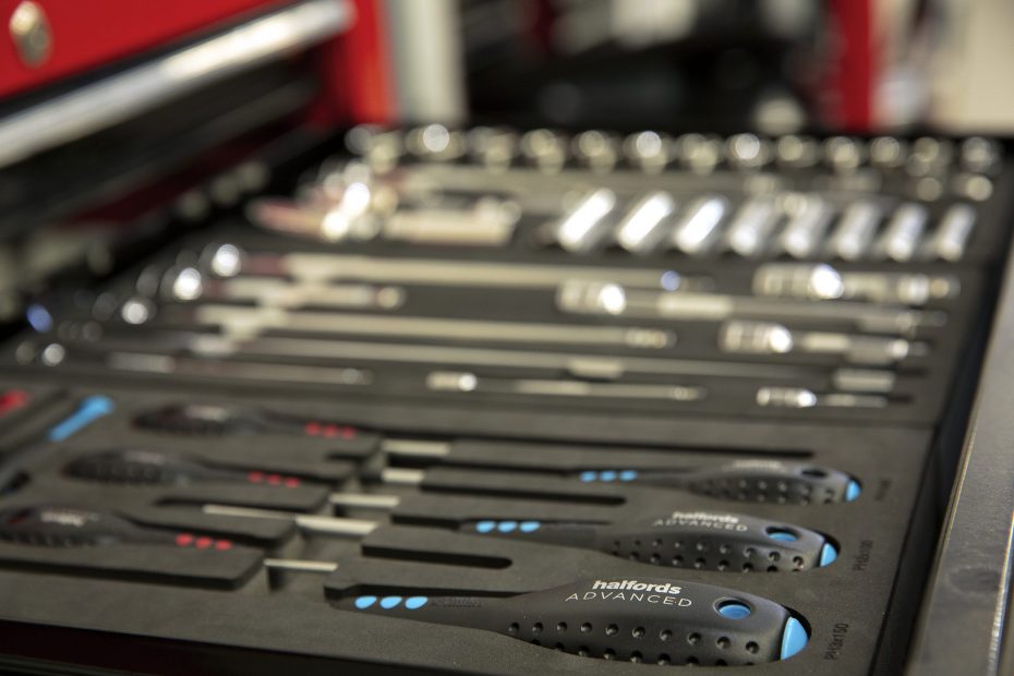 4 things to do with your extra hour when the clocks go back Halfords