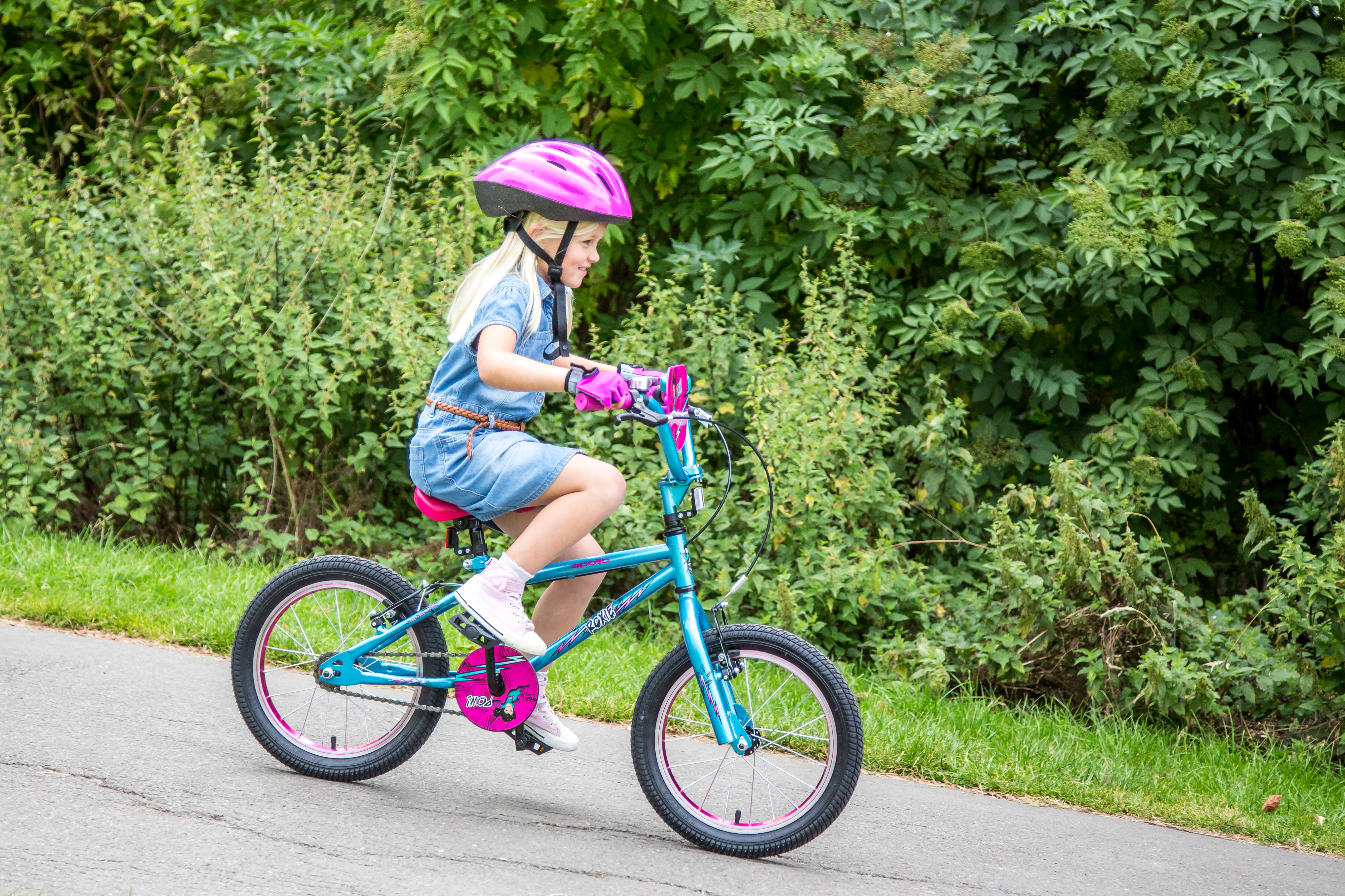 kids cycling