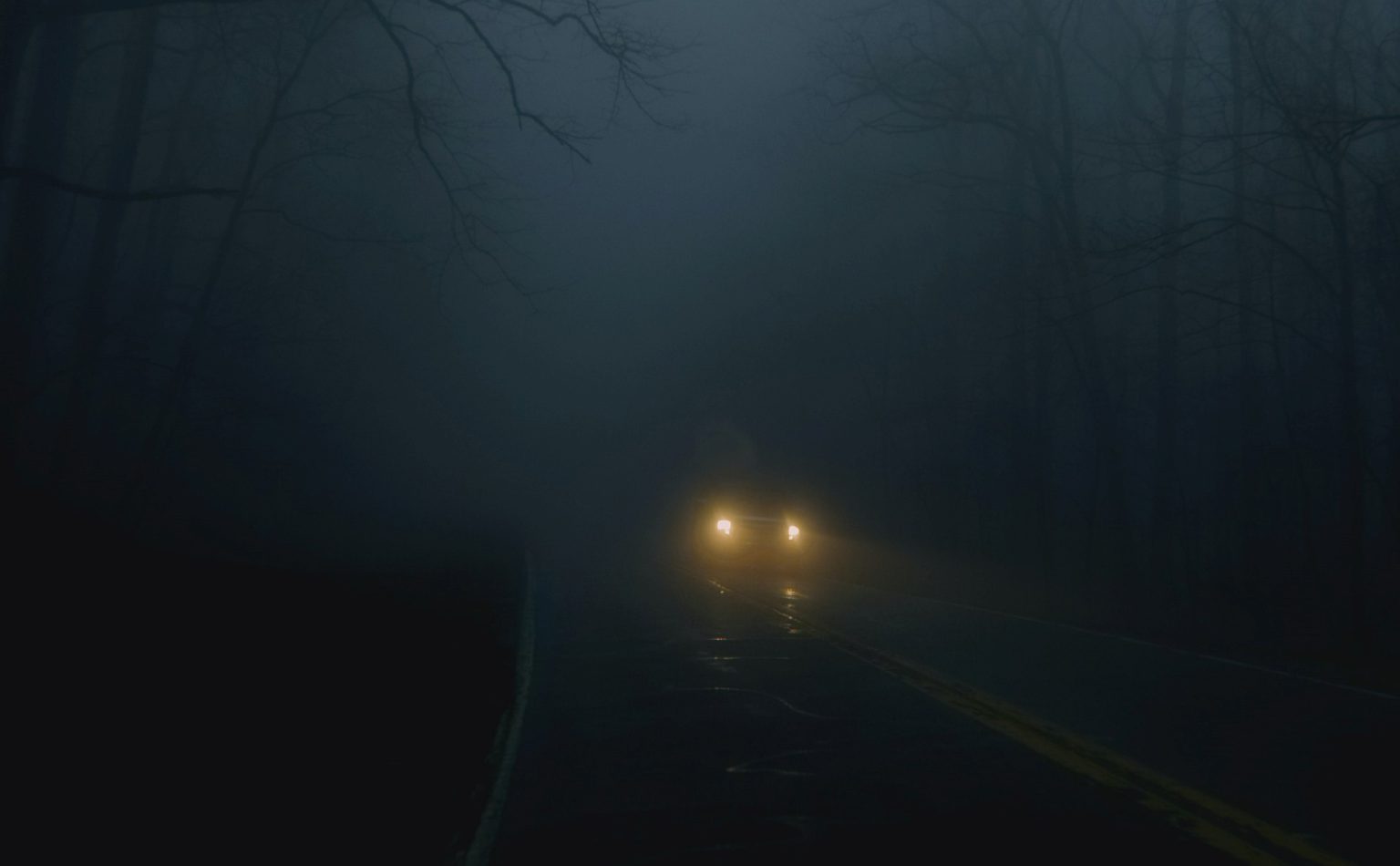 Driving in fog When to use fog lights Halfords