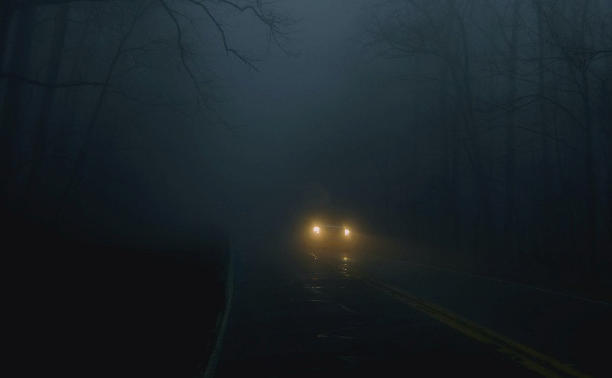 Driving in fog When to use fog lights Halfords