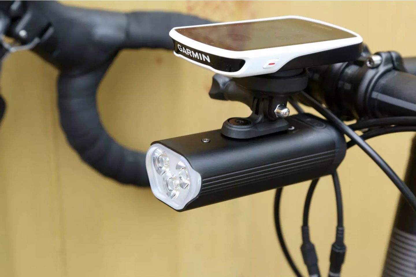 halfords 1600 lumen front bike light