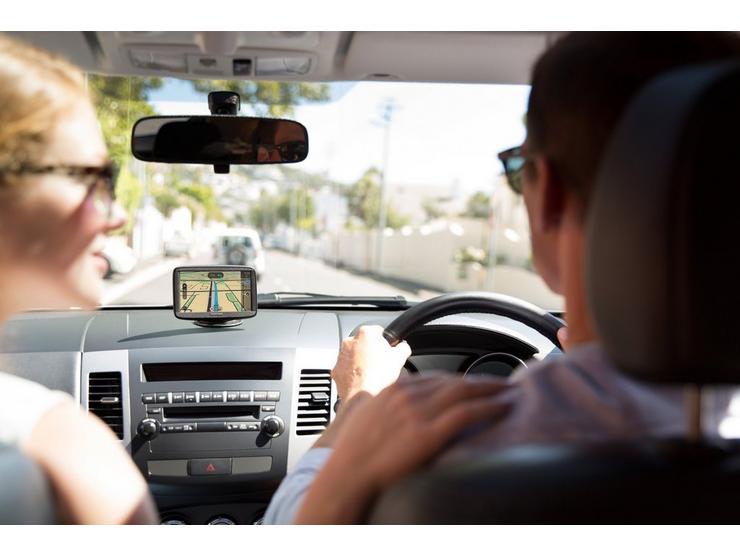 Sat navs vs. smartphones Which should you use? Halfords