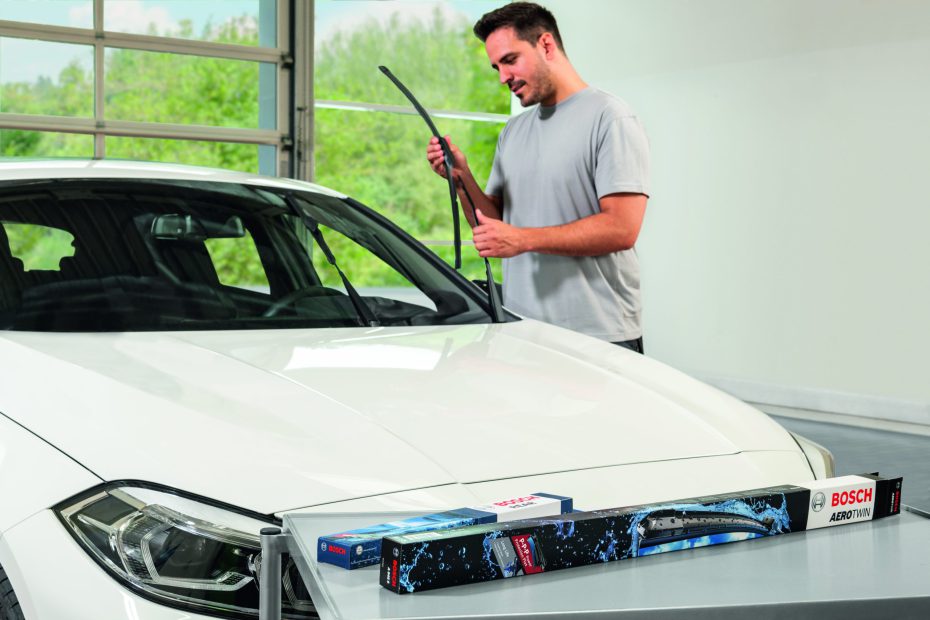 How to make your wiper blades last longer with Bosch Halfords
