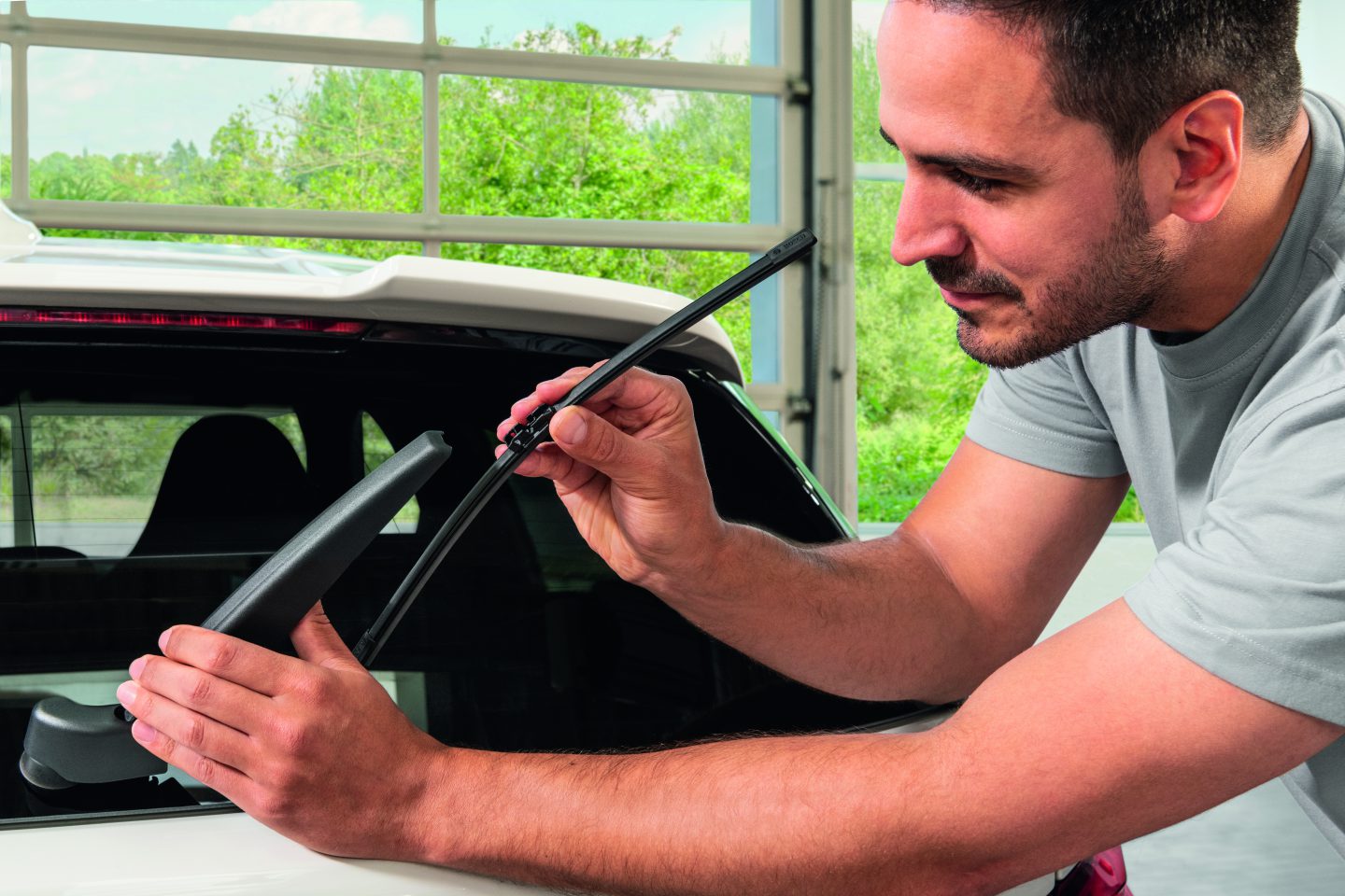 How to make your wiper blades last longer with Bosch Halfords